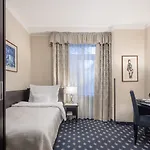 Pytloun Old Armoury Prague, Stara Zbrojnice 4*