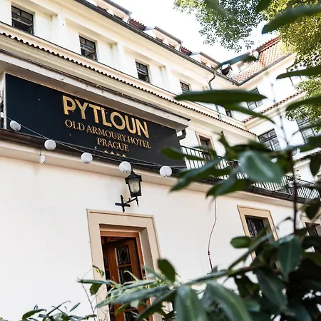 Pytloun Old Armoury Prague, Stara Zbrojnice 4*