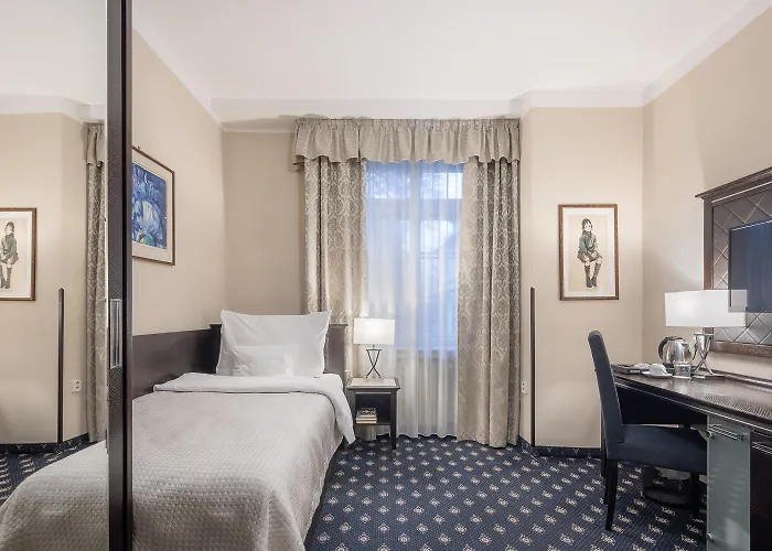 Pytloun Old Armoury Prague, Stara Zbrojnice 4*