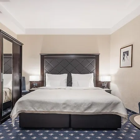Hotel Pytloun Old Armoury 4*