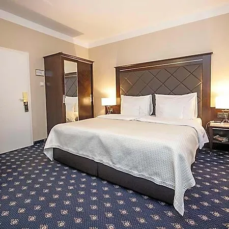 Pytloun Old Armoury Prague, Stara Zbrojnice מלון 4*