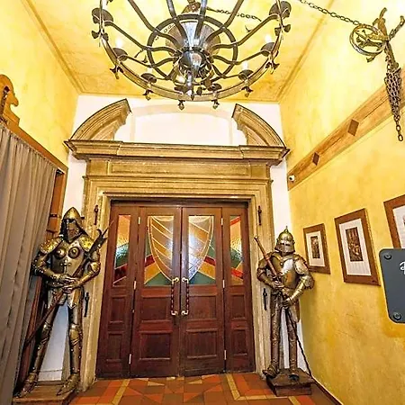 Pytloun Old Armoury Prague, Stara Zbrojnice מלון 4*