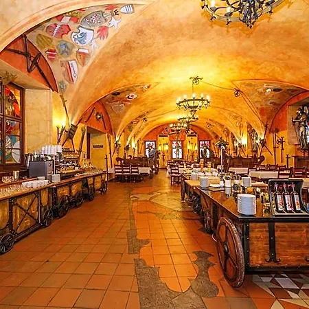 Pytloun Old Armoury Prague, Stara Zbrojnice 4*