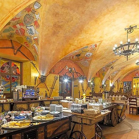 Pytloun Old Armoury Prague, Stara Zbrojnice