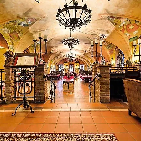 Pytloun Old Armoury Prague, Stara Zbrojnice מלון 4*