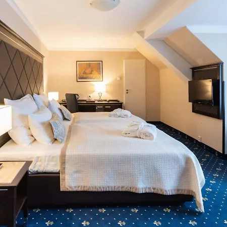 Pytloun Old Armoury Отель 4*
