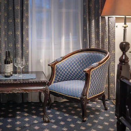 Pytloun Old Armoury Prague, Stara Zbrojnice 4*