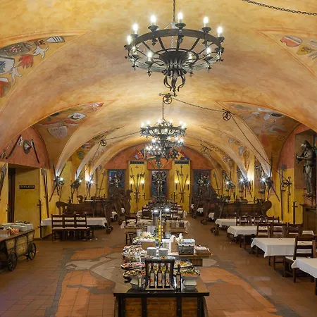 Pytloun Old Armoury Prague, Stara Zbrojnice Отель