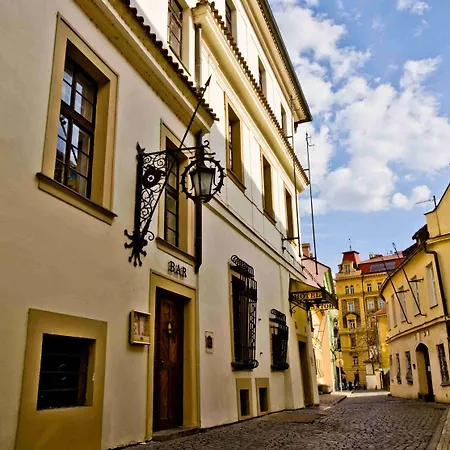 Pytloun Old Armoury Prague, Stara Zbrojnice